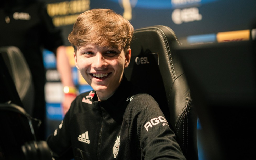 迪内斯的后 迪内斯的后