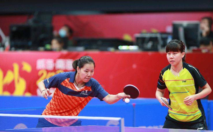 育工作者面 育工作者面